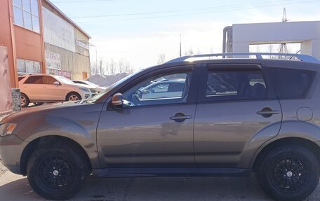 Mitsubishi Outlander III рестайлинг 3, 2010 год, 750 000 рублей, 2 фотография