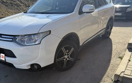 Mitsubishi Outlander III рестайлинг 3, 2012 год, 1 150 000 рублей, 3 фотография