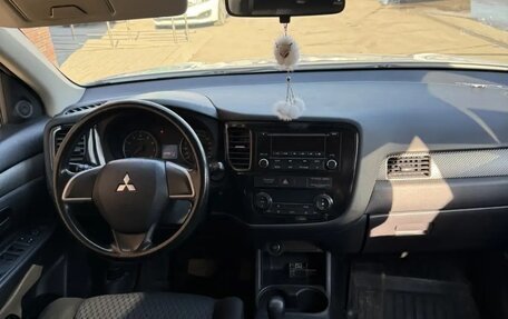 Mitsubishi Outlander III рестайлинг 3, 2012 год, 1 150 000 рублей, 14 фотография
