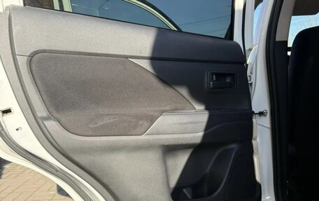 Mitsubishi Outlander III рестайлинг 3, 2012 год, 1 150 000 рублей, 9 фотография