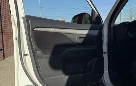 Mitsubishi Outlander III рестайлинг 3, 2012 год, 1 150 000 рублей, 12 фотография