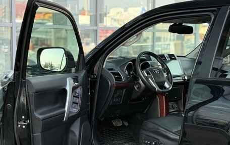 Toyota Land Cruiser Prado 150 рестайлинг 2, 2015 год, 4 100 000 рублей, 23 фотография
