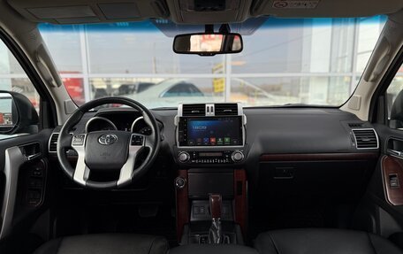 Toyota Land Cruiser Prado 150 рестайлинг 2, 2015 год, 4 100 000 рублей, 26 фотография