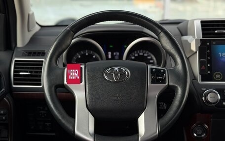 Toyota Land Cruiser Prado 150 рестайлинг 2, 2015 год, 4 100 000 рублей, 32 фотография