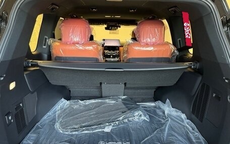 Lexus LX, 2025 год, 19 000 000 рублей, 16 фотография