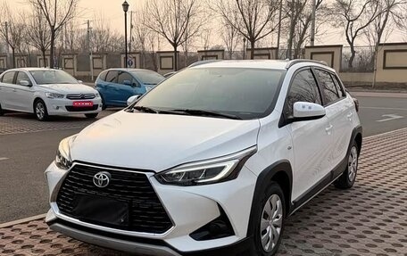 Toyota Yaris XP150 рестайлинг, 2022 год, 1 255 000 рублей, 1 фотография