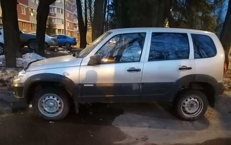 Chevrolet Niva I рестайлинг, 2012 год, 289 000 рублей, 2 фотография
