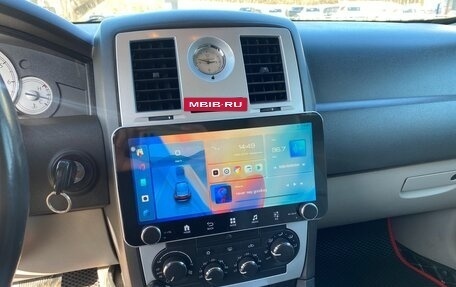 Chrysler 300C II, 2007 год, 1 250 000 рублей, 10 фотография