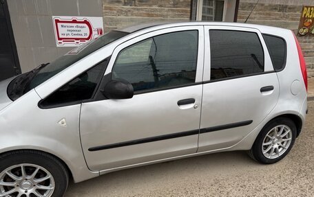 Mitsubishi Colt VI рестайлинг, 2005 год, 360 000 рублей, 2 фотография