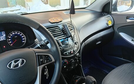 Hyundai Solaris II рестайлинг, 2014 год, 950 000 рублей, 4 фотография