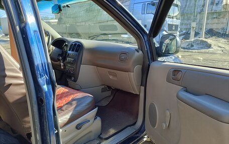 Chrysler Voyager IV, 2001 год, 350 000 рублей, 5 фотография