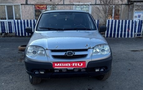 Chevrolet Niva I рестайлинг, 2015 год, 550 000 рублей, 3 фотография