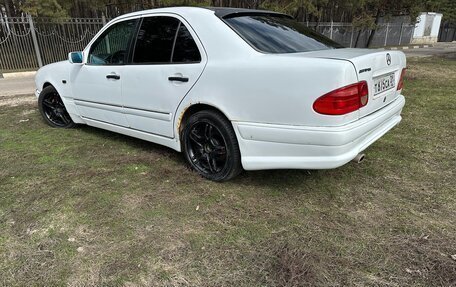 Mercedes-Benz E-Класс, 1996 год, 212 000 рублей, 3 фотография