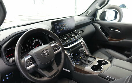 Toyota Land Cruiser, 2024 год, 14 900 000 рублей, 9 фотография