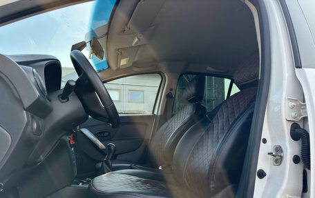 Renault Logan II, 2018 год, 749 000 рублей, 12 фотография