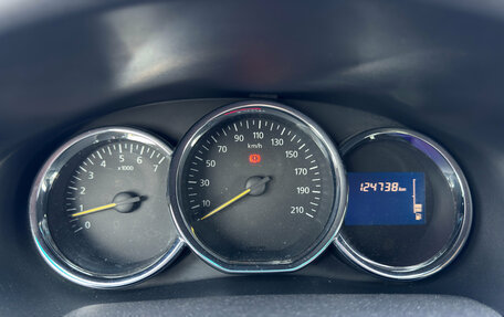 Renault Logan II, 2018 год, 749 000 рублей, 16 фотография