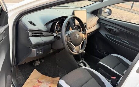 Toyota Yaris XP150 рестайлинг, 2022 год, 1 255 000 рублей, 9 фотография