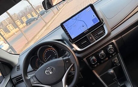 Toyota Yaris XP150 рестайлинг, 2022 год, 1 255 000 рублей, 10 фотография