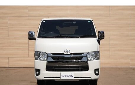 Toyota HiAce H200, 2023 год, 4 672 000 рублей, 2 фотография