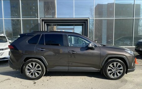 Toyota RAV4, 2020 год, 3 899 000 рублей, 6 фотография