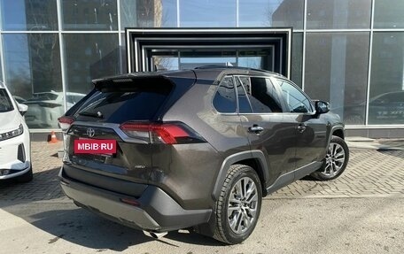 Toyota RAV4, 2020 год, 3 899 000 рублей, 10 фотография