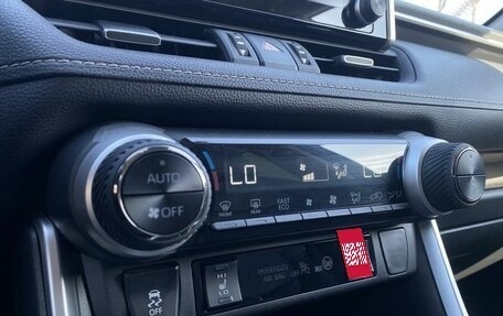 Toyota RAV4, 2020 год, 3 899 000 рублей, 26 фотография