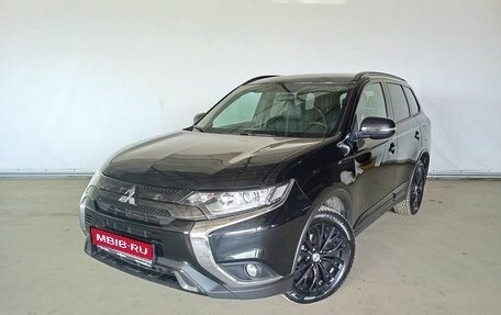 Mitsubishi Outlander III рестайлинг 3, 2021 год, 2 820 000 рублей, 1 фотография