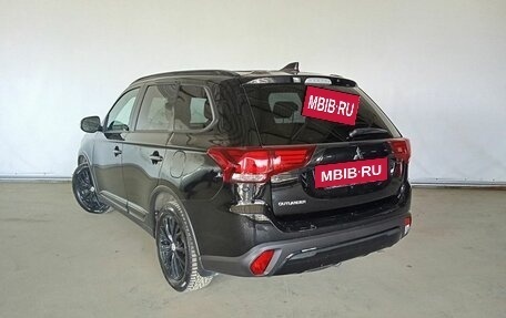 Mitsubishi Outlander III рестайлинг 3, 2021 год, 2 820 000 рублей, 6 фотография