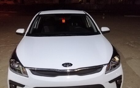 KIA Rio IV, 2018 год, 1 500 000 рублей, 2 фотография