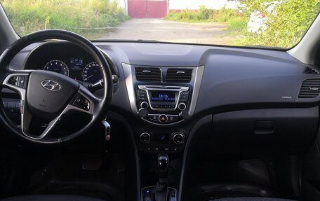 Hyundai Solaris II рестайлинг, 2015 год, 700 000 рублей, 6 фотография