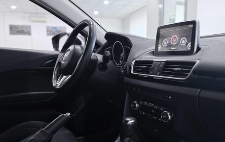 Mazda 3, 2016 год, 1 630 000 рублей, 13 фотография