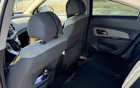 Chevrolet Cruze II, 2009 год, 820 000 рублей, 16 фотография