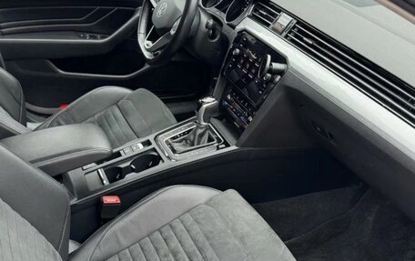 Volkswagen Passat B8 рестайлинг, 2021 год, 2 350 000 рублей, 7 фотография