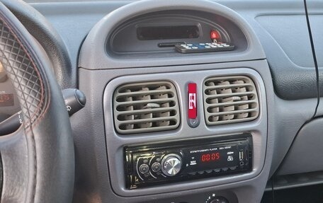 Renault Clio III, 2001 год, 200 000 рублей, 6 фотография