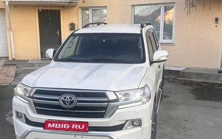 Toyota Land Cruiser 200, 2013 год, 3 200 000 рублей, 1 фотография