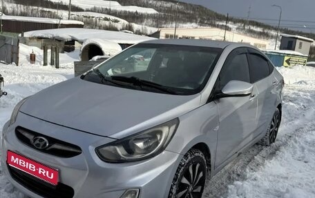 Hyundai Solaris II рестайлинг, 2011 год, 420 000 рублей, 1 фотография