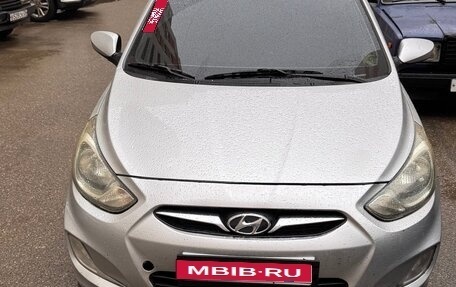 Hyundai Solaris II рестайлинг, 2011 год, 500 000 рублей, 1 фотография