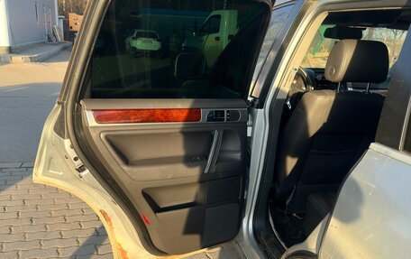 Volkswagen Touareg III, 2005 год, 540 000 рублей, 11 фотография