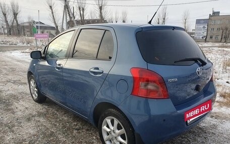 Toyota Yaris III рестайлинг, 2007 год, 650 000 рублей, 4 фотография