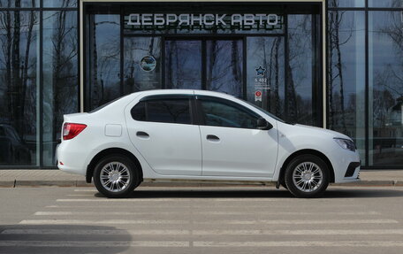 Renault Logan II, 2018 год, 1 045 000 рублей, 4 фотография