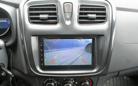 Renault Logan II, 2018 год, 1 045 000 рублей, 14 фотография