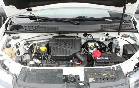 Renault Logan II, 2018 год, 1 045 000 рублей, 17 фотография