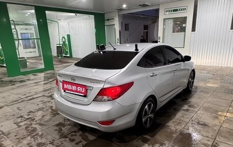 Hyundai Solaris II рестайлинг, 2011 год, 500 000 рублей, 3 фотография