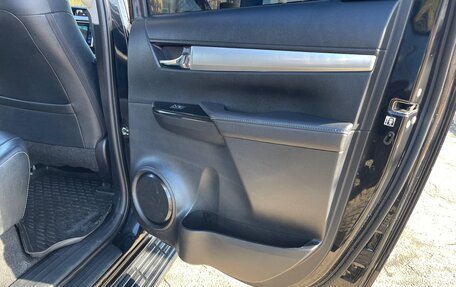 Toyota Hilux VIII, 2016 год, 3 200 000 рублей, 13 фотография