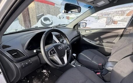 Hyundai Solaris II рестайлинг, 2011 год, 420 000 рублей, 10 фотография