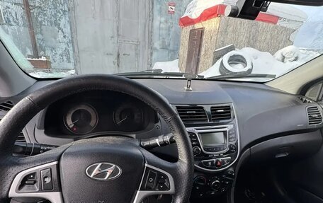 Hyundai Solaris II рестайлинг, 2011 год, 420 000 рублей, 9 фотография