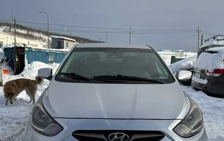 Hyundai Solaris II рестайлинг, 2011 год, 420 000 рублей, 2 фотография