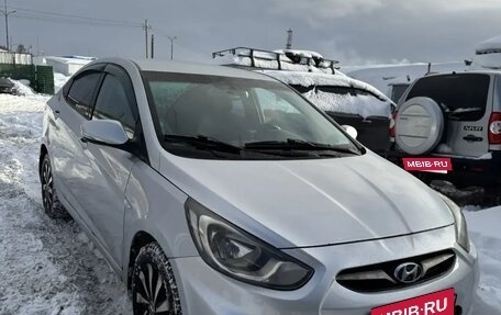 Hyundai Solaris II рестайлинг, 2011 год, 420 000 рублей, 4 фотография