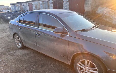 Volkswagen Passat B6, 2007 год, 300 000 рублей, 3 фотография