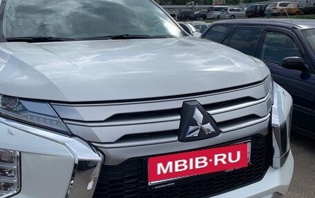 Mitsubishi Pajero Sport III рестайлинг, 2022 год, 5 500 000 рублей, 1 фотография